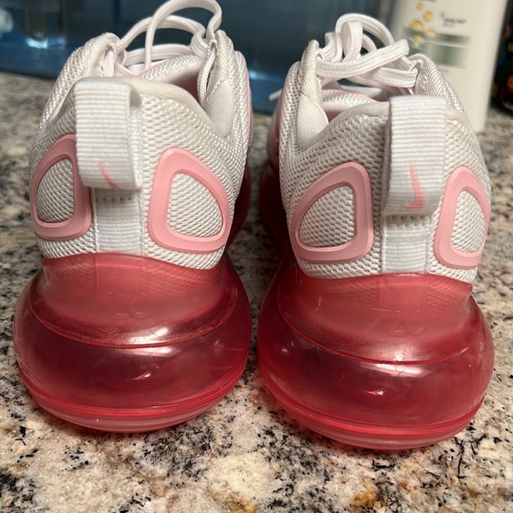 Nike Airmax 720 Athletic shoes 🌸🌺 - Picture 3 of 12